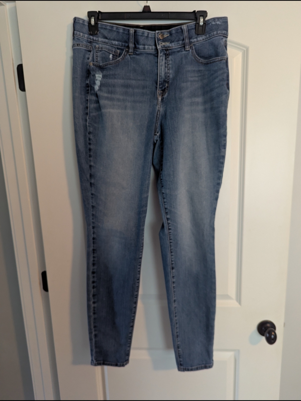 Lane Bryant Women's Distressed  16 Long Skinny Jeans EUC
